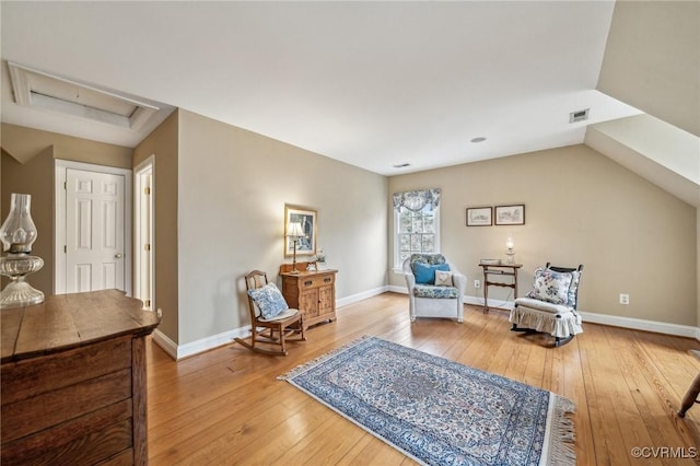 88 Holly Grv, Jamestown, VA 23185 - living area featuring light wood-style flooring and baseboards