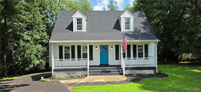 7464 Dutch Lily Ct, Mechanicsville, VA 23111 - cape cod-style house with a porch and a front lawn