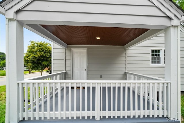 21405 Chesterfield Ave, Chesterfield, VA 23803 - view of wooden porch