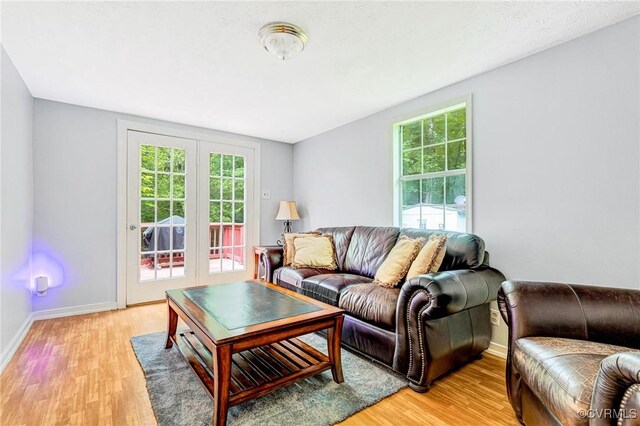 9118 Epps Rd, Mechanicsville, VA 23111 - living area featuring light wood finished floors and baseboards