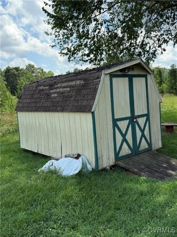 21338 Deodora Ct, Petersburg, VA 23803 - view of shed