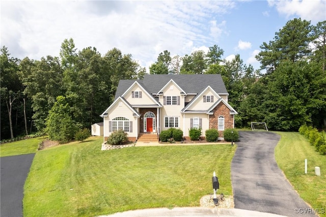 4837 Glenmorgan Ct, Chester, VA 23831 - traditional-style home with a front yard
