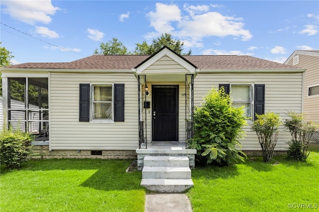 125 Seaboard St, Petersburg, VA 23803 - bungalow with a front lawn and crawl space