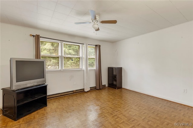 125 Seaboard St, Petersburg, VA 23803 - unfurnished living room featuring ceiling fan