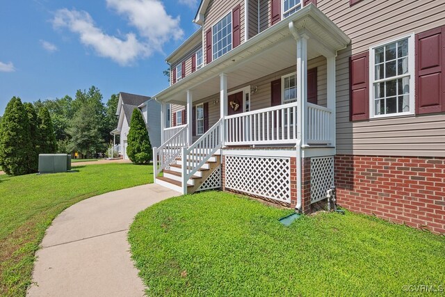 5636 Charter Oak Dr, Chesterfield, VA 23832 - view of front of home with a front yard and a porch
