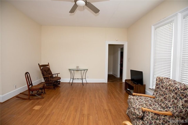 410 E 2nd St, Farmville, VA 23901 - sitting room with ceiling fan and wood finished floors