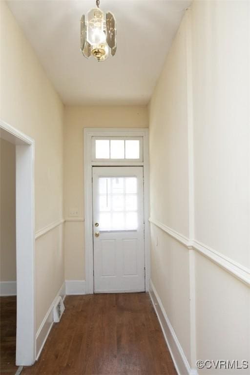 410 E 2nd St, Farmville, VA 23901 - entryway with wood finished floors and baseboards