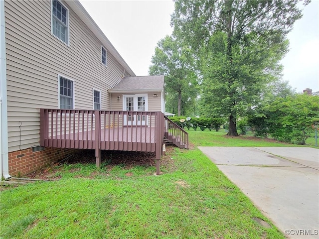 231 White Sand Ct, Colonial Heights, VA 23834 - view of grassy yard featuring a wooden deck