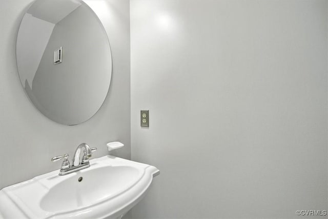 13241 Bailey Bridge Rd, North Chesterfield, VA 23112 - bathroom featuring a sink