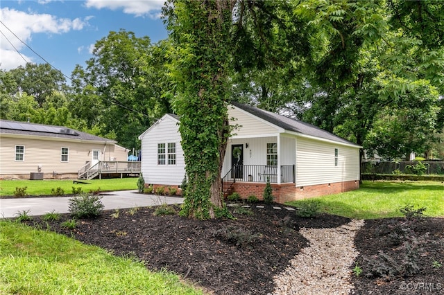 407 S 19th Ave, Hopewell, VA 23860 - bungalow-style house featuring covered porch