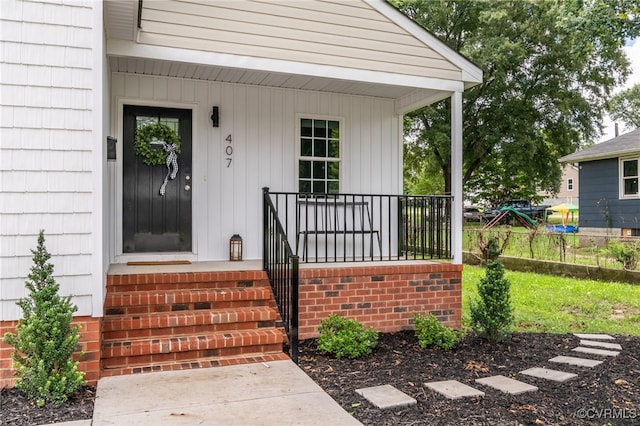 407 S 19th Ave, Hopewell, VA 23860 - doorway to property with a porch