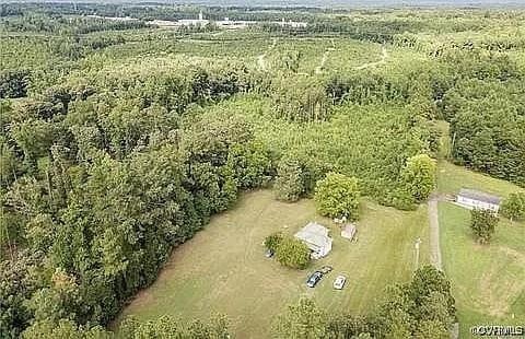 493 Solomon Rd, Crewe, VA 23930
