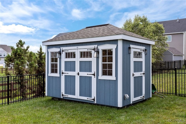 10109 Hollythorne Ln, Mechanicsville, VA 23116 - view of shed with a fenced backyard