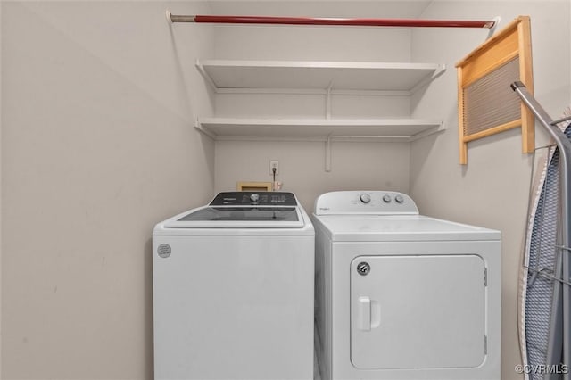 7906 Belmont Stakes Dr, Midlothian, VA 23112 - laundry area featuring independent washer and dryer