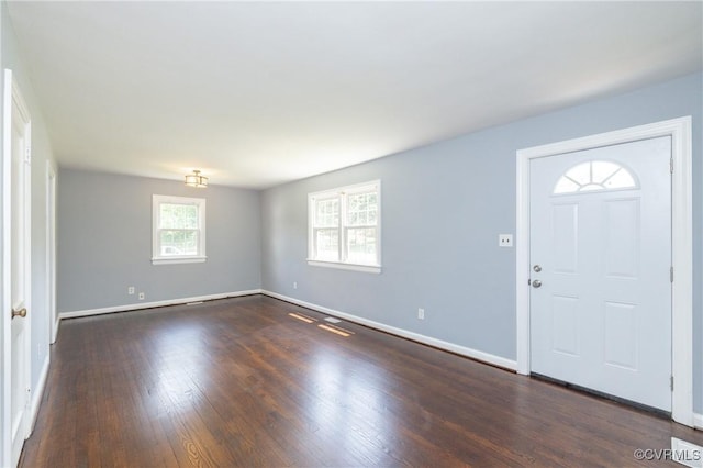 6500 W Grace St, Henrico, VA 23226 - foyer entrance with wood finished floors and baseboards