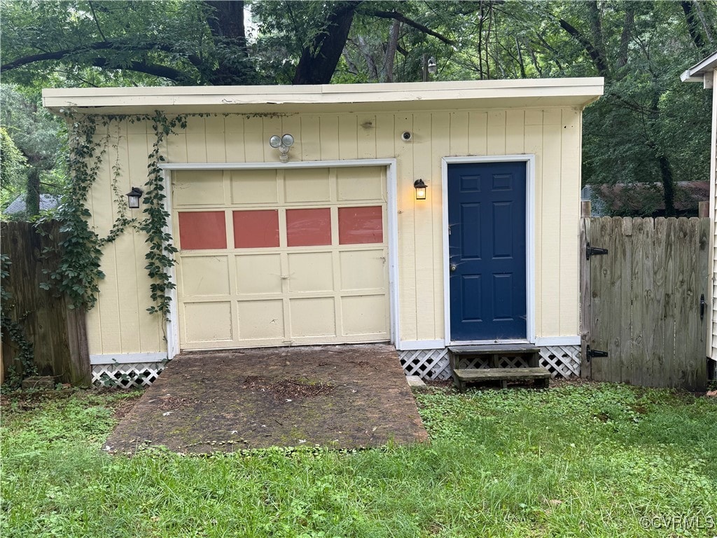 662 Wise Ave, Richmond, VA 23803 - view of garage