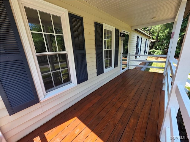 11220 Sunfield Dr, Midlothian, VA 23112 - view of wooden porch