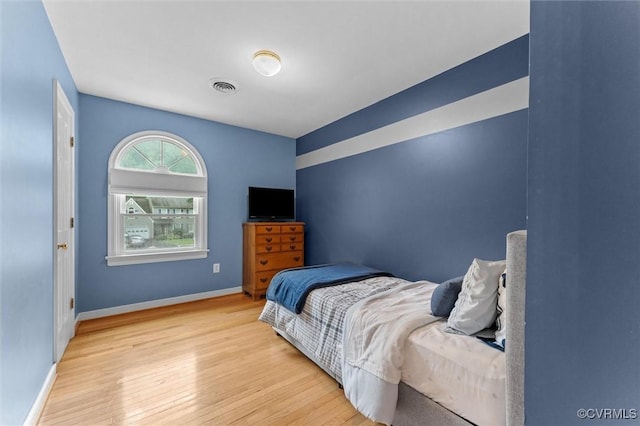 6003 Lansgate Rd, Midlothian, VA 23112 - bedroom featuring wood finished floors and baseboards