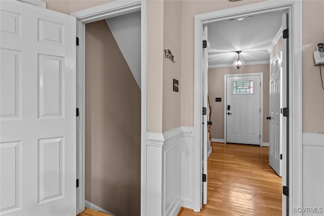 6003 Lansgate Rd, Midlothian, VA 23112 - hall featuring ornamental molding and light wood-style floors