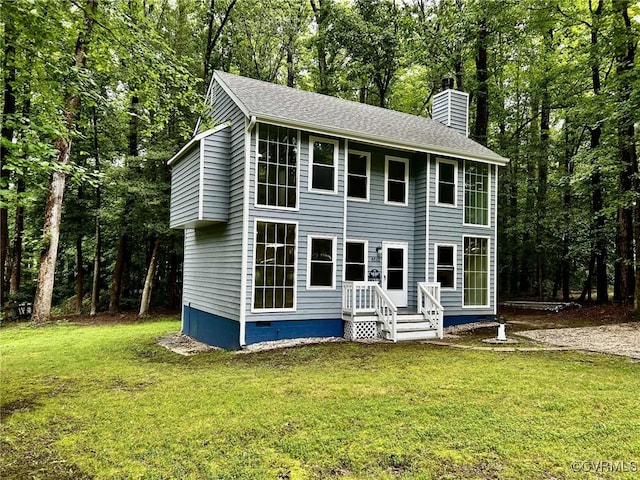 8512 Scottingham Ct, Chesterfield, VA 23236 - view of front of house featuring a chimney, a front lawn, a shingled roof, and crawl space
