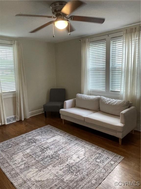 958 Donaghe St, Staunton, VA 24401 - photo 3