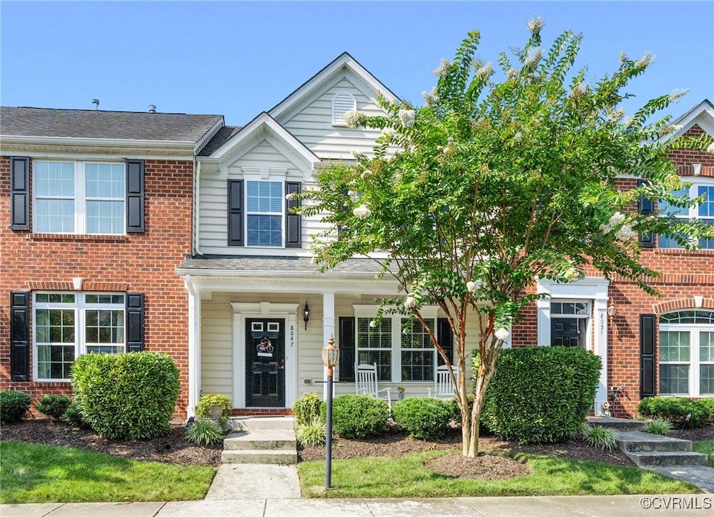 8047 Creekside Village Dr, Mechanicsville, VA 23111 - photo 1