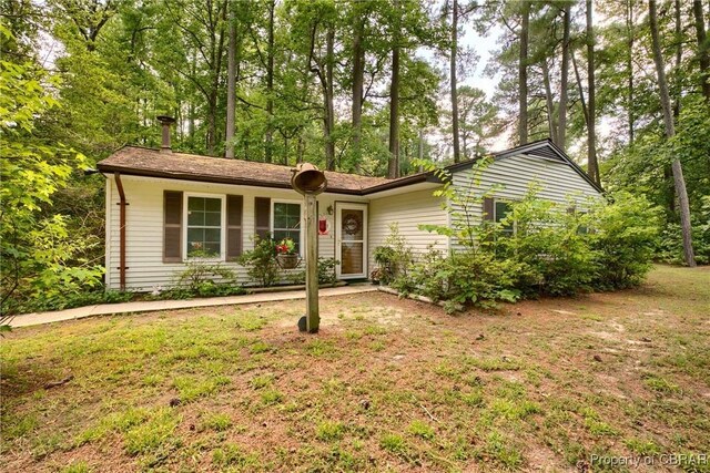 6592 Lake View Dr, Gloucester, VA 23061 - photo 1