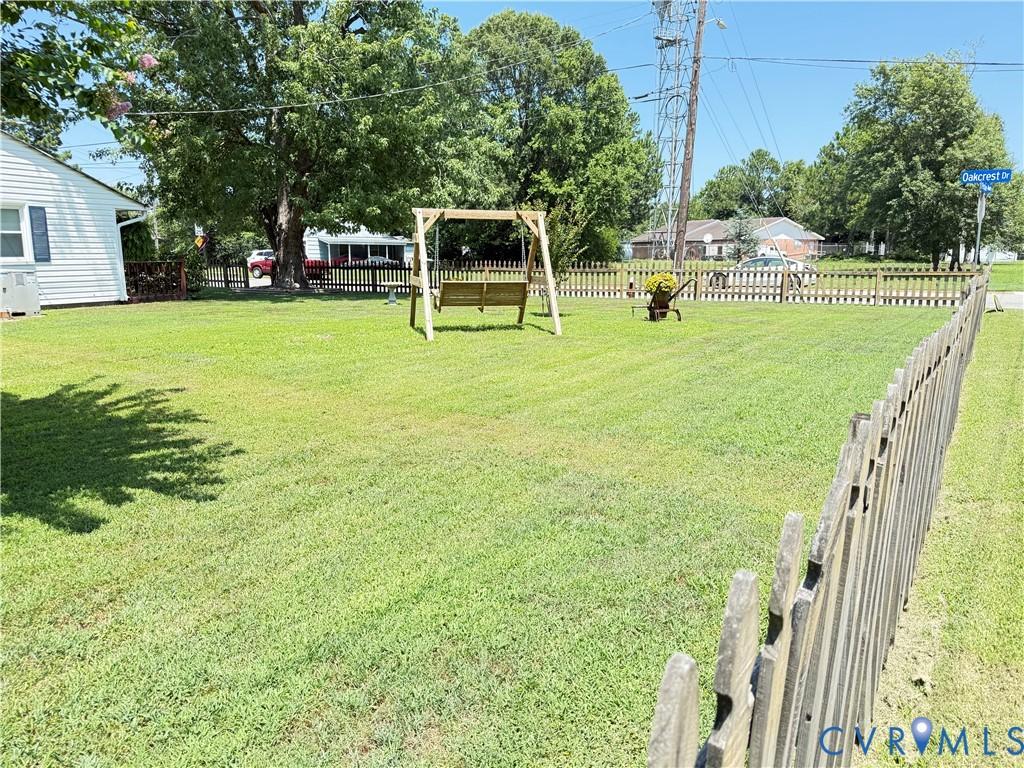 1461 E Pembroke Ave, Hampton, VA 23663 - photo 1