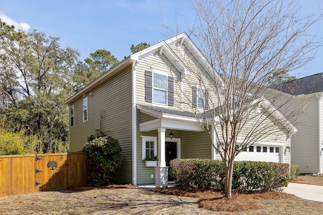 view of front property featuring a garage