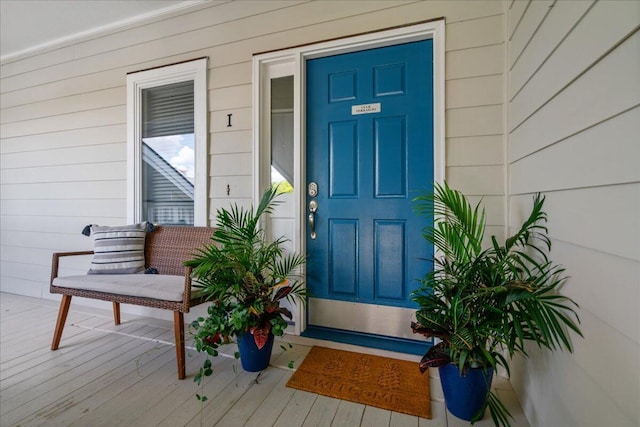 entrance to property with covered porch