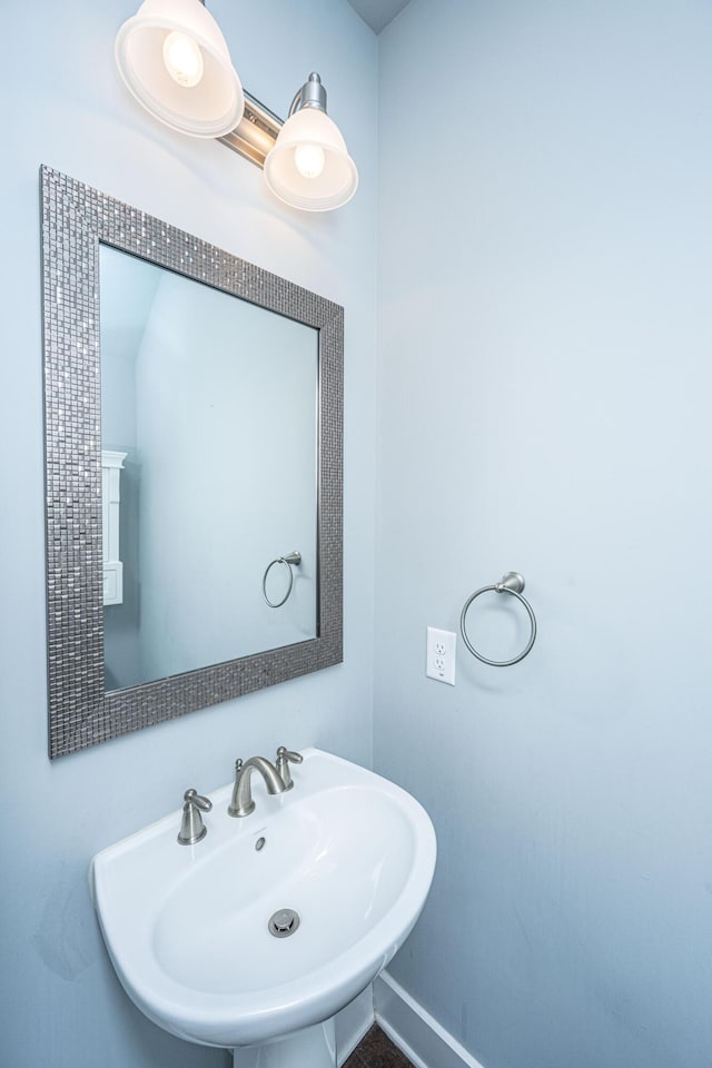 415 Watergrass Way, Summerville, SC 29485 - bathroom featuring baseboards and a sink
