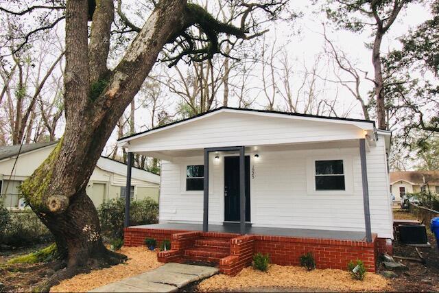 1925 Kerry St, North Charleston, SC 29406 - view of front of house featuring covered porch