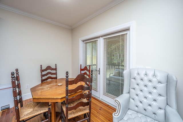 3005 Macbeth Creek Dr, Charleston, SC 29414 - dining area with wood finished floors and ornamental molding