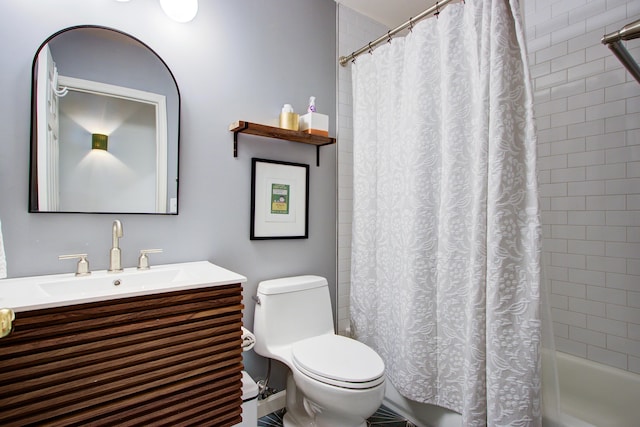 1081 Groves Manor Ct, Mount Pleasant, SC 29464 - full bath featuring toilet, shower / bath combination with curtain, and vanity