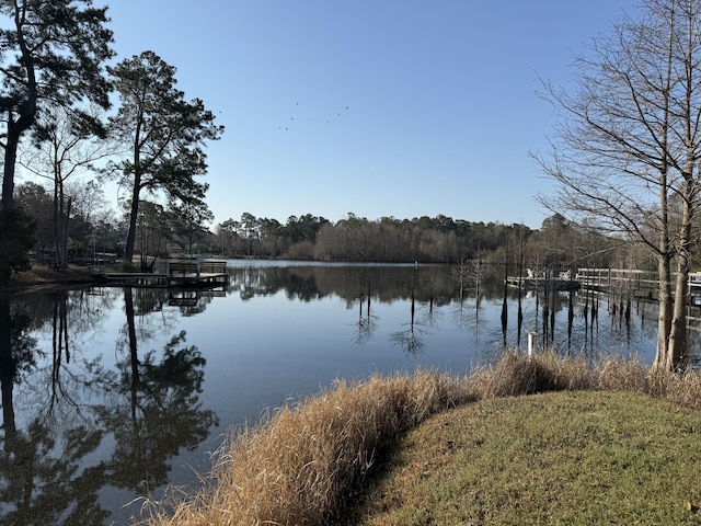 Listing photo 2 for 305 Lake Moultrie Dr, Bonneau SC 29431