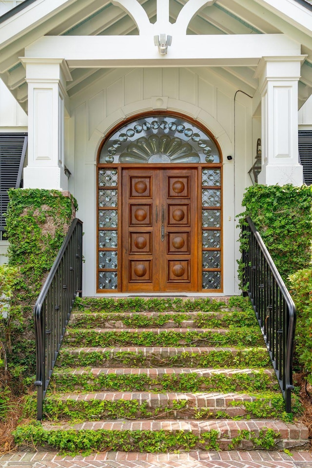 104 Beach St, Mount Pleasant, SC 29464 - view of exterior entry featuring covered porch