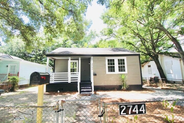 view of front of property featuring covered porch