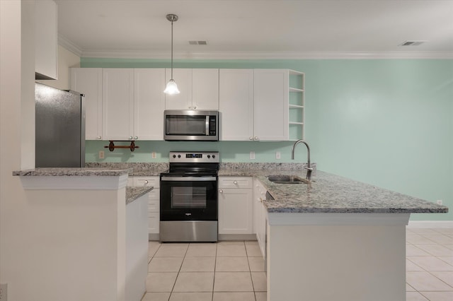 115 Golfview Ln, Summerville, SC 29485 - kitchen with stainless steel appliances, a sink, a peninsula, light tile patterned flooring, and crown molding