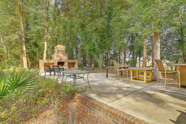 3152 Riverine, Charleston, SC 29414 - view of property's community with a patio