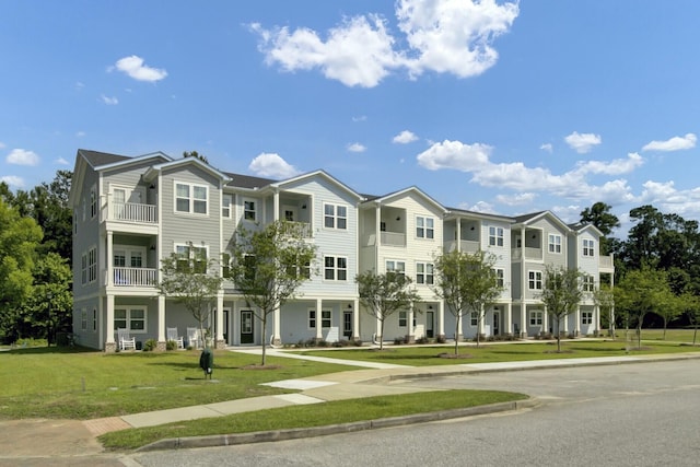 637 N Laurel St, Summerville, SC 29483 - view of property with a residential view