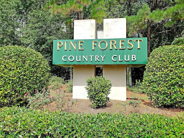 view of community / neighborhood sign