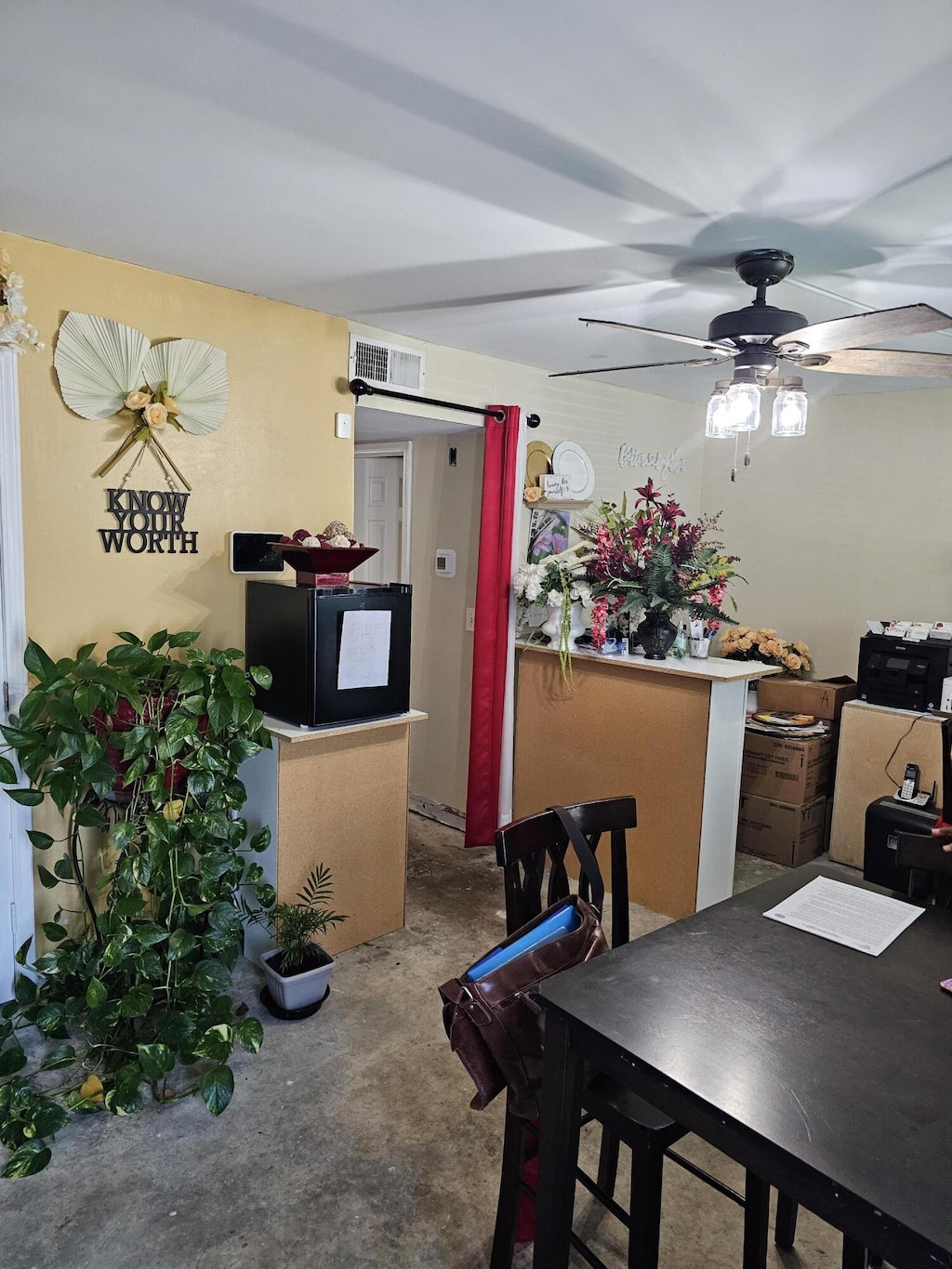 11 Hunters Ct, Goose Creek, SC 29445 - dining space with a ceiling fan and concrete floors