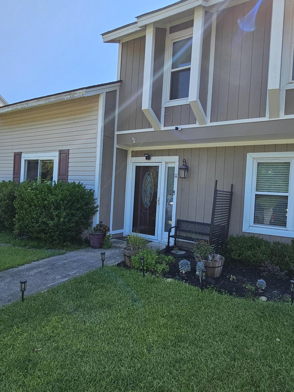 11 Hunters Ct, Goose Creek, SC 29445 - view of front of house featuring a front yard