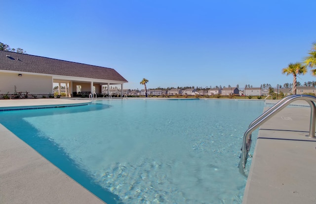 view of swimming pool