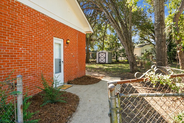 view of yard with a shed