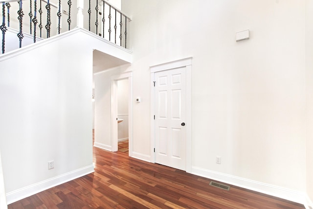 1541 Diamond Blvd, Mount Pleasant, SC 29466 - interior space featuring baseboards, a towering ceiling, wood finished floors, and visible vents