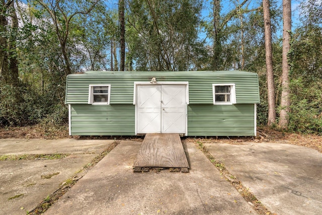 view of outbuilding