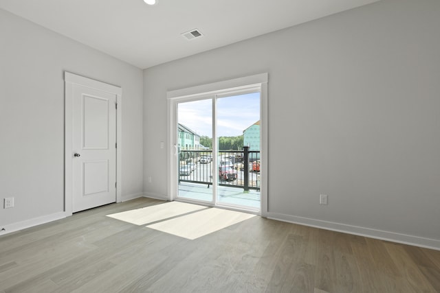 564 Scholar Way, Summerville, SC 29486 - empty room featuring light wood-style floors and baseboards