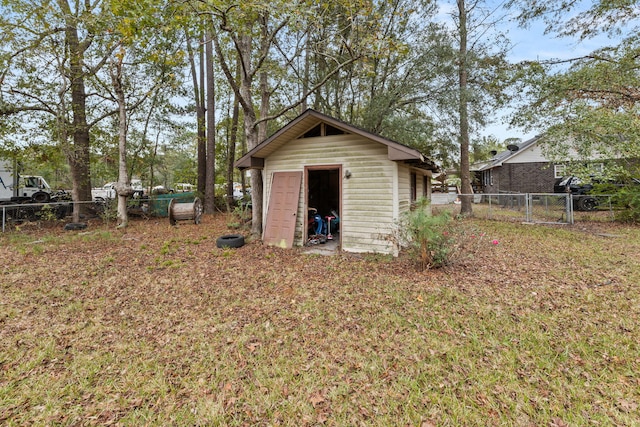 view of outbuilding