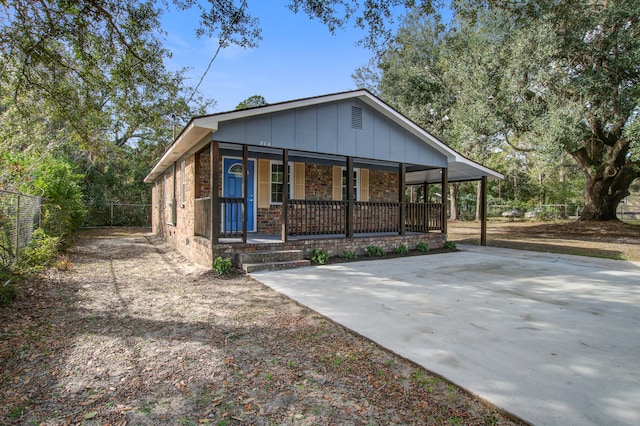 view of front of house with a porch